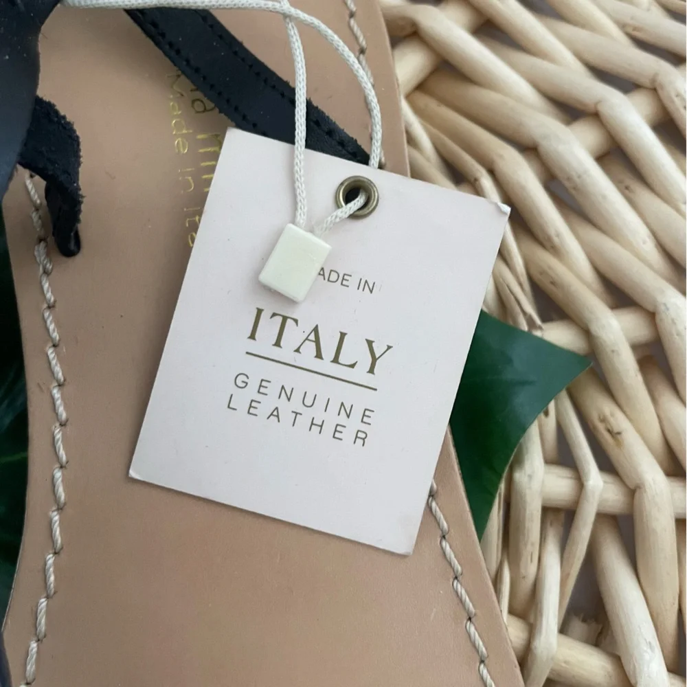 Sophia Milano Made in Italy Black leather uppers thong sandals NWT Size 8